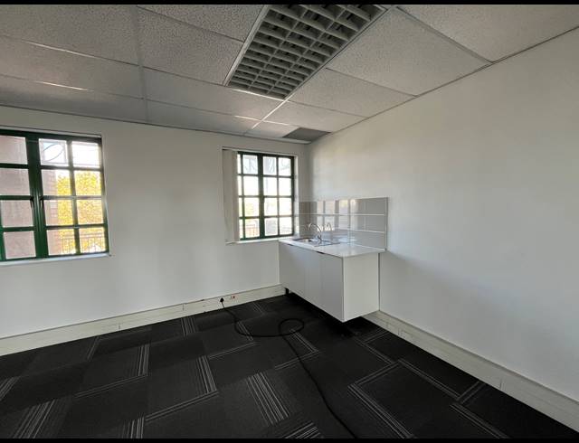 256M² OFFICE TO LET IN CLAREMONT
